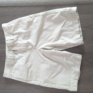 Boys Vineyard Vines  long khaki shorts size 16